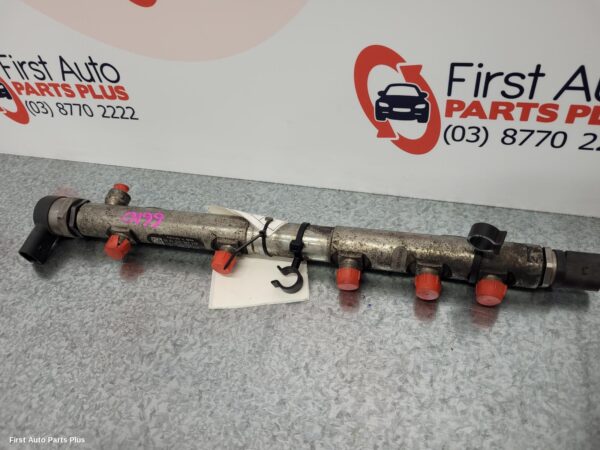 2010 MERCEDES VITO Injection Rail