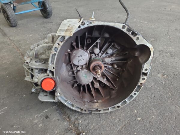 2013 RENAULT TRAFIC Trans/Gearbox