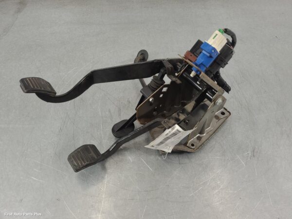 2012 FORD TRANSIT Pedal Assembly