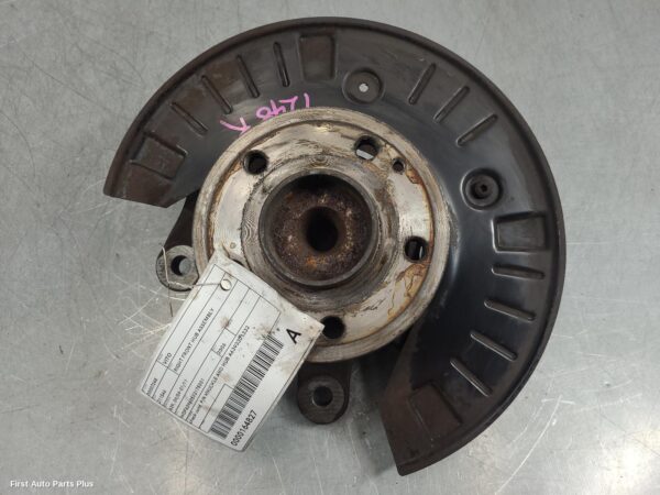 2006 MERCEDES VITO Right Front Hub Assembly