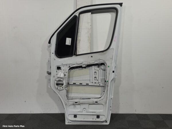 2016 MERCEDES SPRINTER Right Front Door