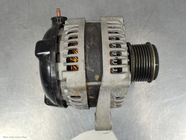 2006 TOYOTA HILUX Alternator