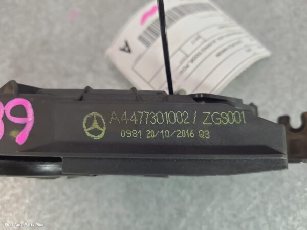 2017 MERCEDES VITO Door/Boot/Gate Lock