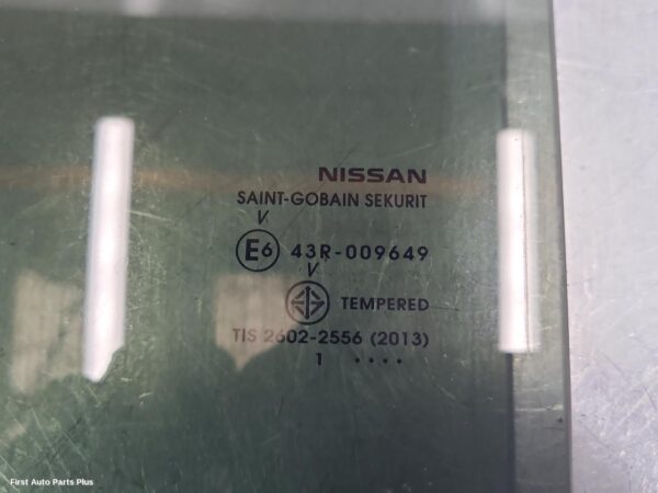 2021 NISSAN NAVARA Left Rear Door Window