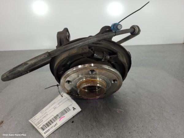 2021 MERCEDES VITO Left Rear Hub Assembly