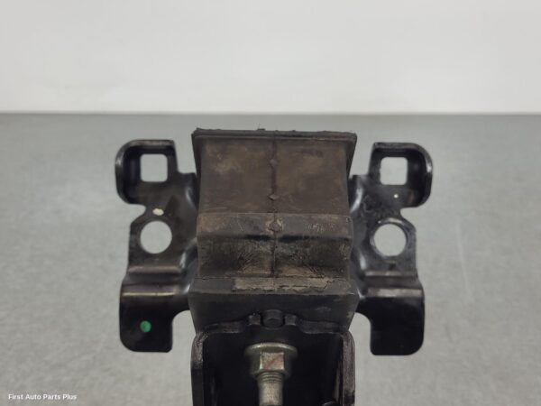 2023 NISSAN NAVARA Mount