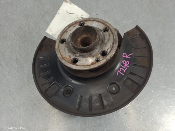 2006 MERCEDES VITO Right Front Hub Assembly