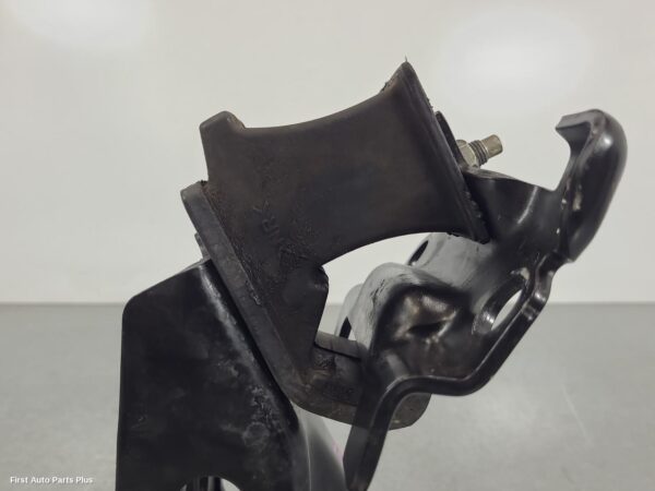 2023 NISSAN NAVARA Mount