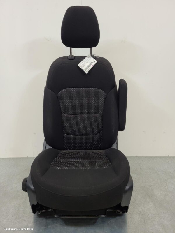 2024 LDV DELIVER 9 Front Seat