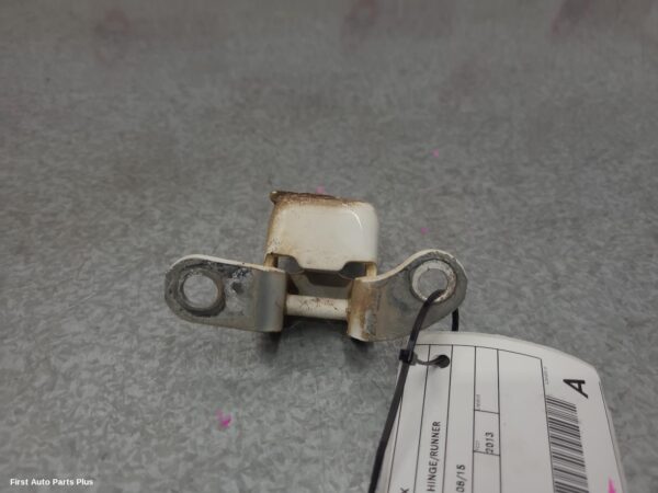 2013 TOYOTA HILUX Door Hinge/Runner