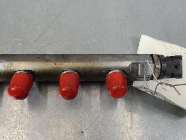 2015 RENAULT TRAFIC Injection Rail