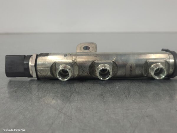 2008 MERCEDES VITO Injection Rail