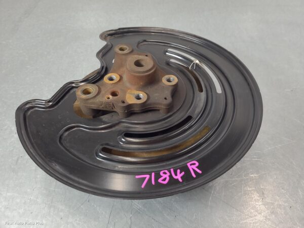2024 RENAULT TRAFIC Right Rear Hub Assembly