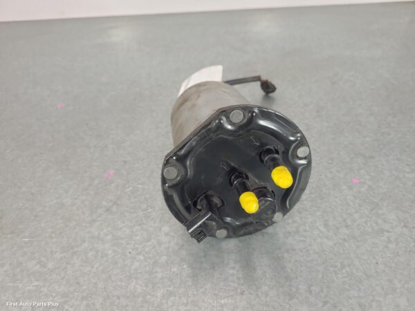 2017 RENAULT TRAFIC Fuel Filter Housing