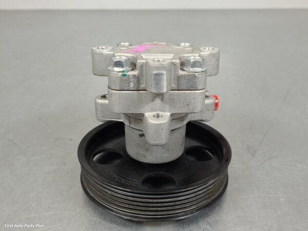 2011 TOYOTA HILUX Steering Pump