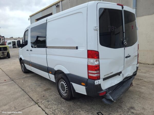 2016 MERCEDES SPRINTER Right Front Door