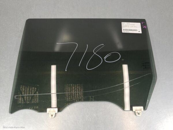 2021 NISSAN NAVARA Left Rear Door Window