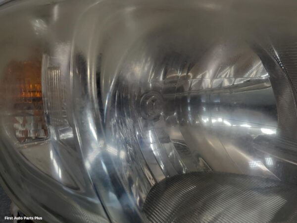2010 TOYOTA HILUX Right Headlamp