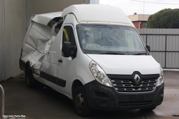 2017 RENAULT MASTER Right Front Hub Assembly