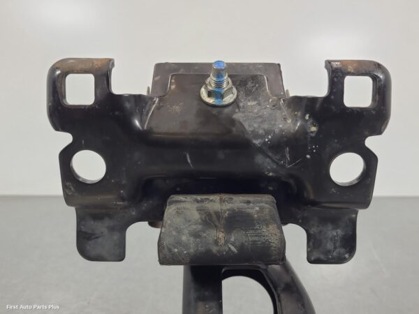 2023 NISSAN NAVARA Mount