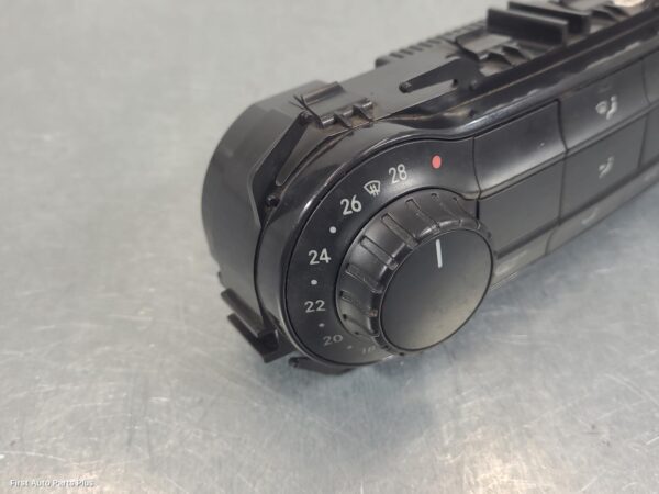 2017 MERCEDES VITO Heater/Ac Controls
