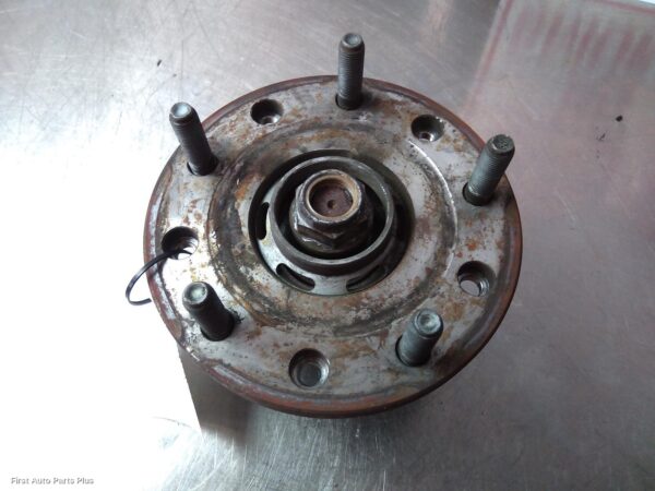 2015 FORD TRANSIT CUSTOM Left Rear Hub Assembly