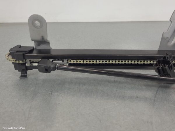 2016 MERCEDES VITO Hatch Strut