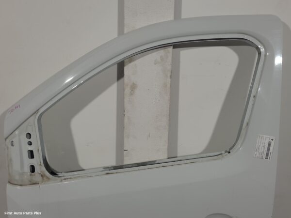 2017 RENAULT TRAFIC Left Front Door