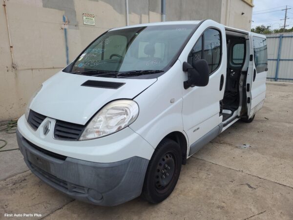 2014 RENAULT TRAFIC Right Driveshaft
