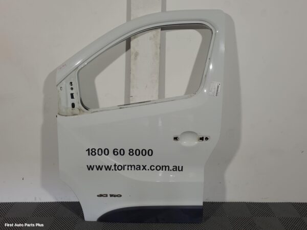 2017 RENAULT TRAFIC Left Front Door