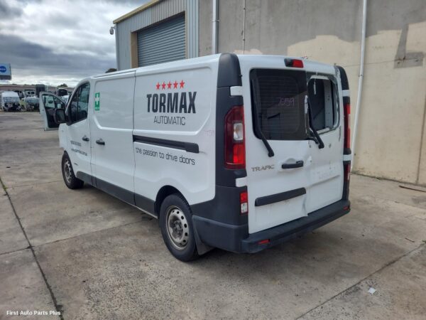 2017 RENAULT TRAFIC Left Front Door