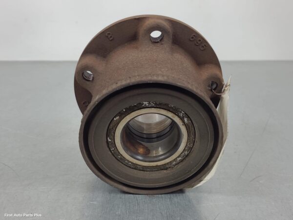 2017 RENAULT MASTER Left Rear Hub Assembly