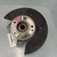 2014 MERCEDES VITO Right Front Hub Assembly