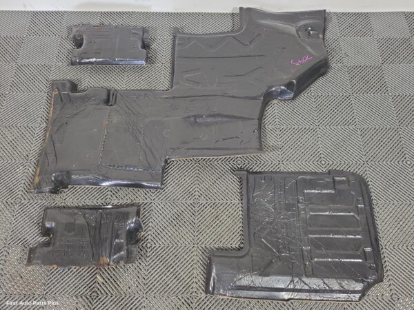 2013 MERCEDES SPRINTER Carpet