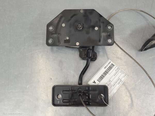 2022 LDV DELIVER 9 Spare Wheel Winch