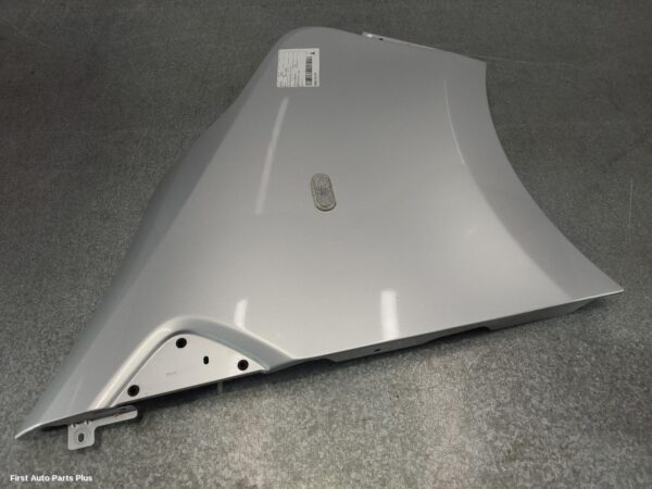 2021 RENAULT TRAFIC Right Guard