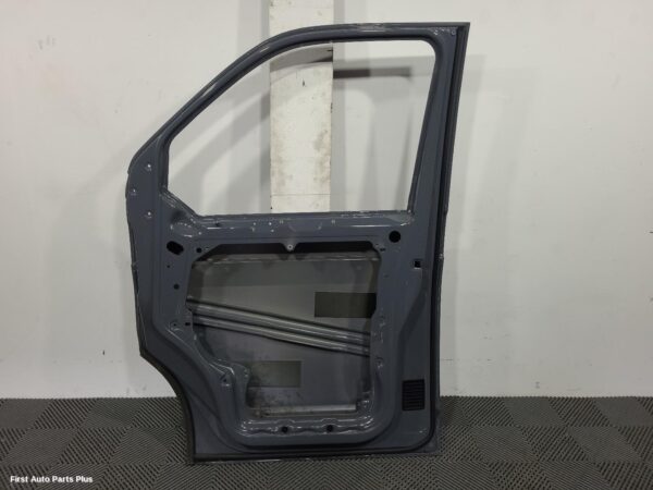2021 VOLKSWAGEN TRANSPORTER Right Front Door