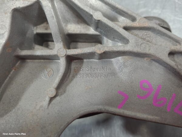 2021 VOLKSWAGEN TRANSPORTER Mount