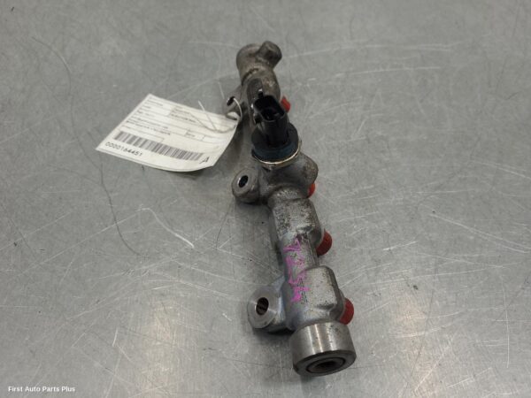 2016 RENAULT MASTER Injection Rail