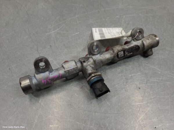 2016 RENAULT MASTER Injection Rail