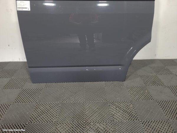 2021 VOLKSWAGEN TRANSPORTER Right Front Door