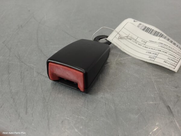 2012 MERCEDES VITO Seatbelt/Stalk