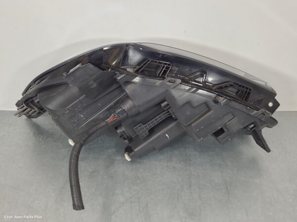 2024 LDV DELIVER 9 Right Headlamp