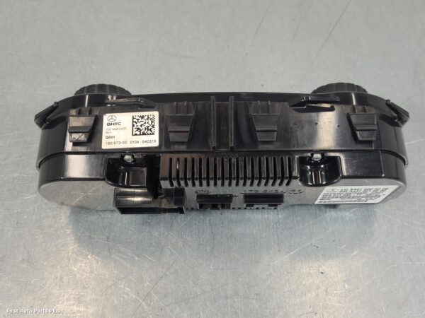 2017 MERCEDES VITO Heater/Ac Controls
