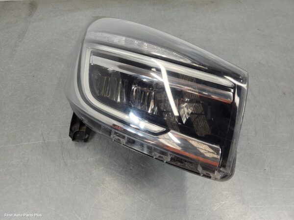 2021 RENAULT TRAFIC Right Headlamp