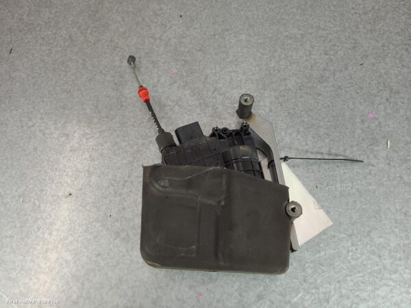 2017 MERCEDES VITO Door/Boot/Gate Lock