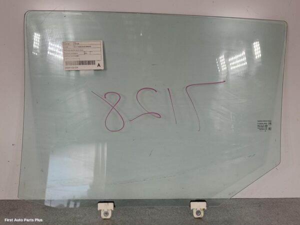 2016 MITSUBISHI TRITON Right Rear Door Window