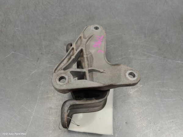 2021 VOLKSWAGEN TRANSPORTER Mount