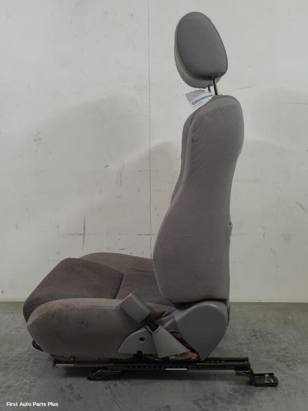 2011 TOYOTA HILUX Front Seat