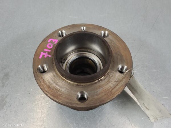 2017 RENAULT MASTER Left Rear Hub Assembly